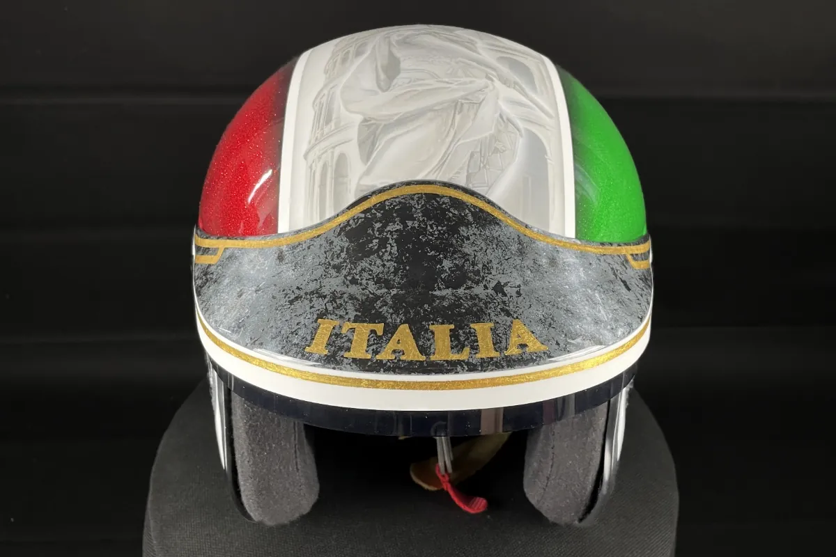 Custom helm · Italia